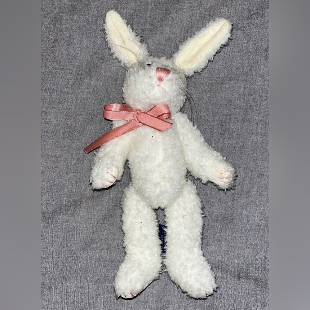 The Boyd’s Collection White Rabbit - Picture 3 of 7